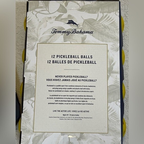 Tommy Bahama Pickle Ball Starter Set NIP 2 Paddles 12 Balls Bonus Keychain NWT - Picture 10 of 11
